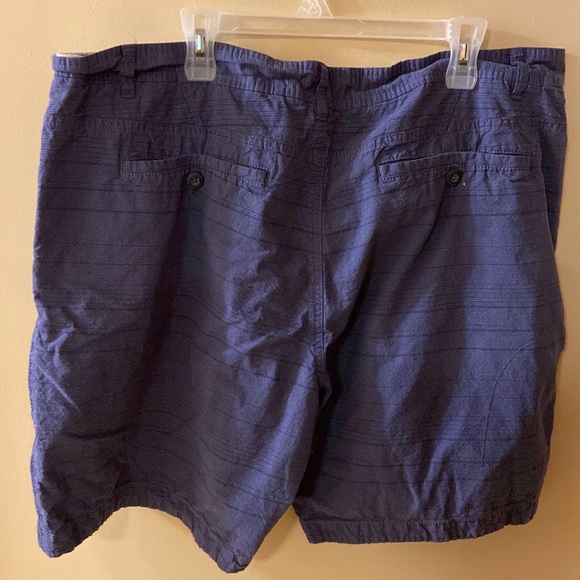 Mountain Ridge blue shorts - size 44 - Picture 5 of 6